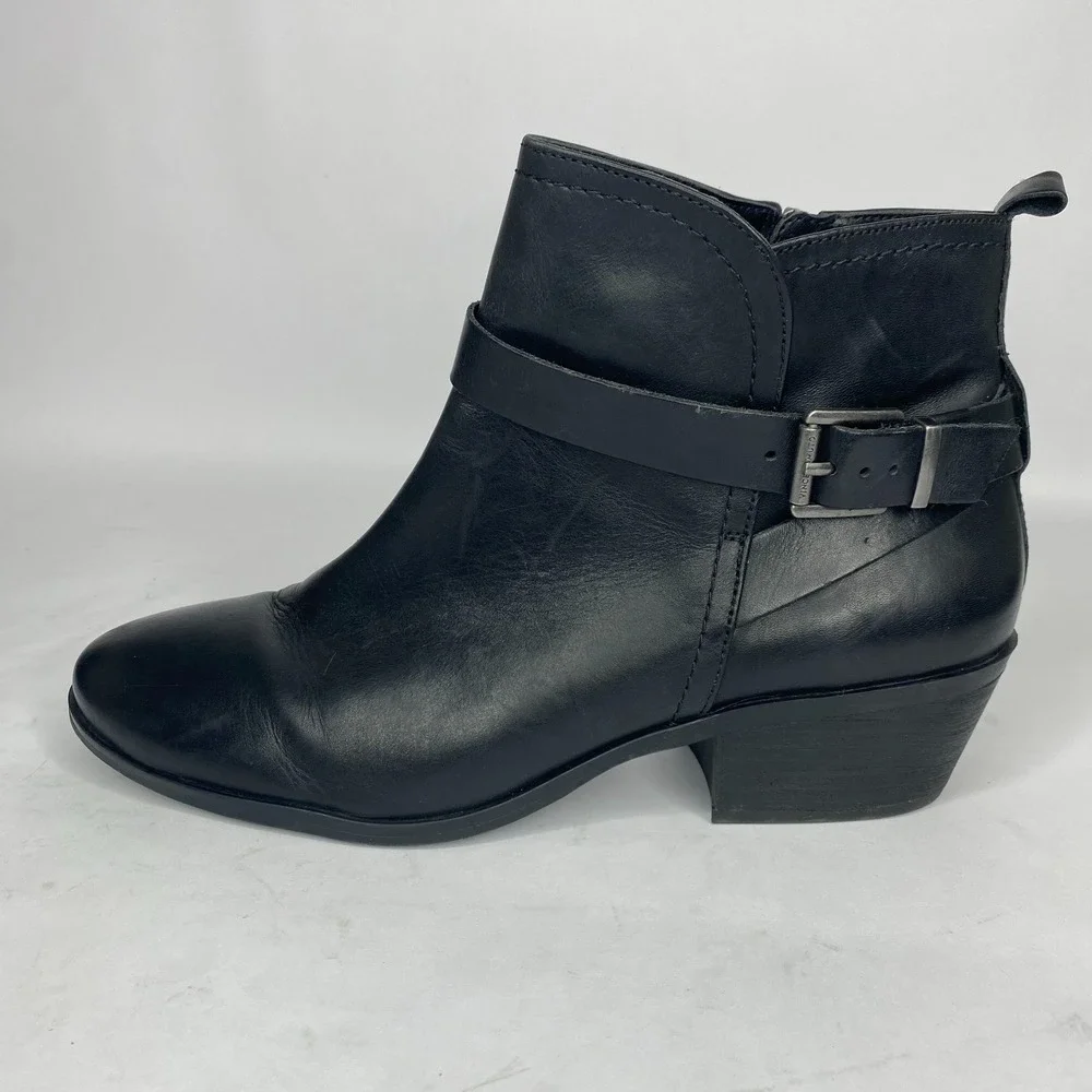 Vince Camuto VP-Peamer Womend Size 10‎ M Black Leather Bootie Strap Detail Zip
